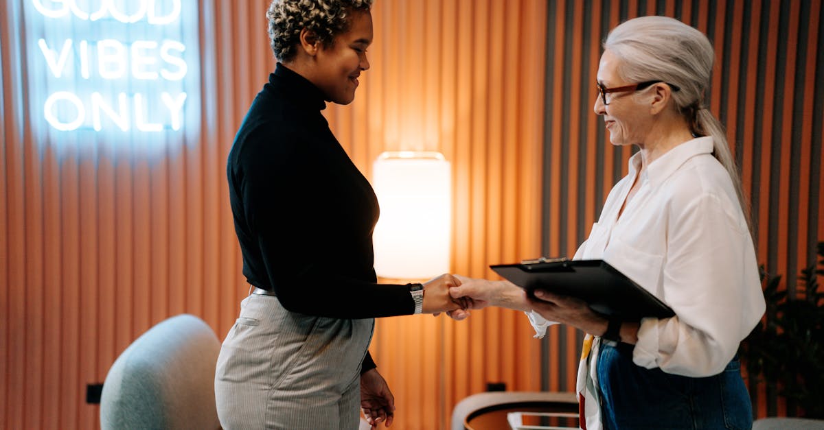 découvrez des techniques avancées de négociation qui vous aideront à obtenir des résultats optimaux dans vos discussions. apprenez à maîtriser l'art de la persuasion, à gérer les conflits et à bâtir des accords gagnant-gagnant grâce à des stratégies éprouvées.