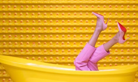 découvrez les dernières tendances de la mode avec notre sélection unique de vêtements, accessoires et conseils stylistiques. être à la pointe de la fashion n'a jamais été aussi accessible. explorez notre univers et révisez votre garde-robe avec style !