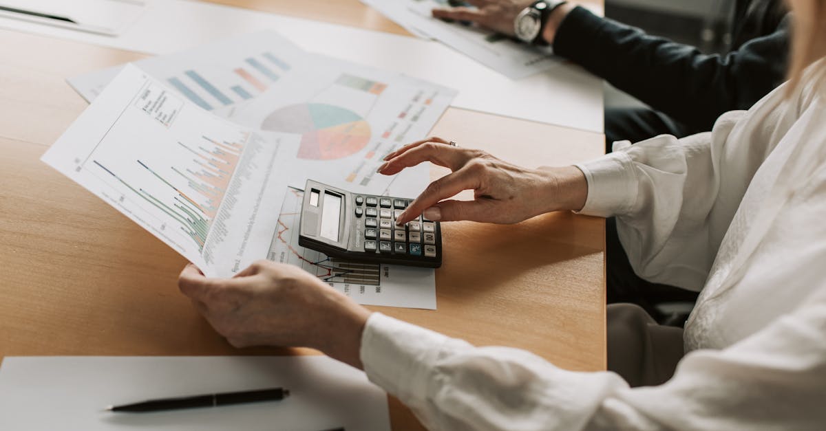 découvrez les fondamentaux de l'analyse financière, apprenez à évaluer la santé financière des entreprises et à prendre des décisions éclairées grâce à des outils et des techniques d'analyse efficaces.