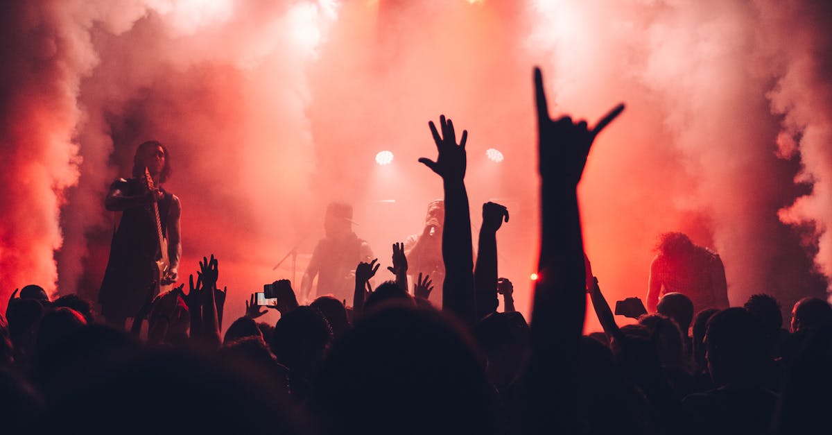 découvrez l'énergie des live concerts avec des performances en direct d'artistes talentueux. vivez des moments inoubliables, plongez dans l'ambiance musicale et partagez des expériences uniques avec d'autres passionnés de musique. ne manquez pas cet événement incontournable !