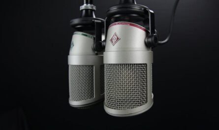 découvrez une sélection captivante de podcasts pour tous les goûts. que vous soyez passionné par l'éducation, les histoires inspirantes ou les discussions actuelles, plongez dans un univers sonore riche et stimulant qui vous accompagne partout. écoutez, apprenez et laissez-vous emporter par des récits fascinants.