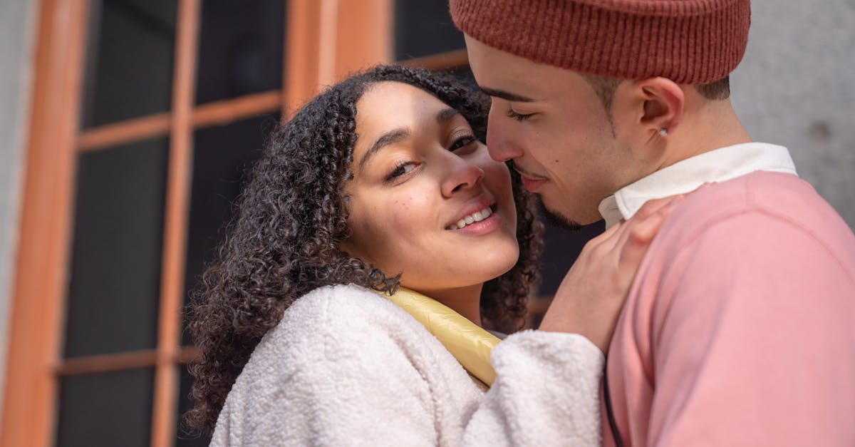 découvrez des idées de rendez-vous romantiques qui transformeront vos moments en couple en souvenirs inoubliables. explorez des activités originales, des dîners aux chandelles aux promenades en pleine nature, pour raviver la flamme de votre amour.