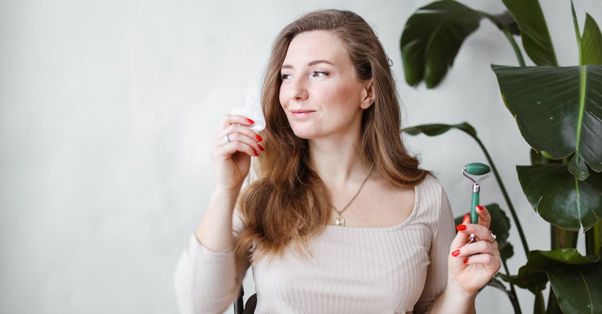 découvrez l'art du self-massage : des techniques simples et efficaces pour soulager les tensions, améliorer la circulation et favoriser la relaxation. apprenez à vous détendre chez vous grâce à des astuces accessibles à tous.