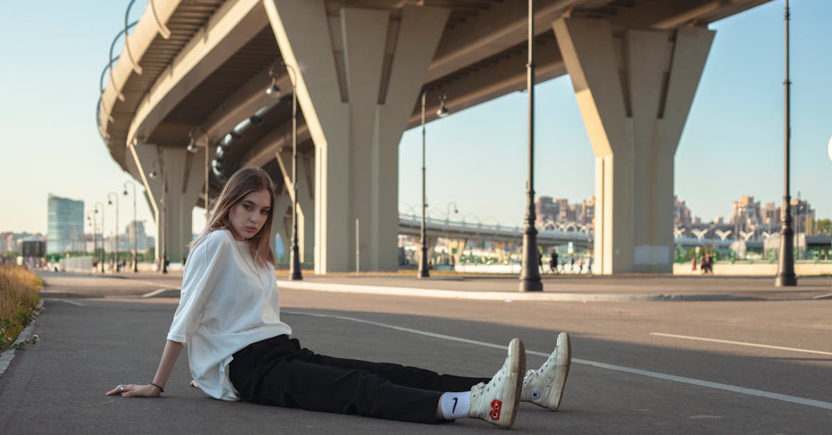 découvrez l'univers du streetwear avec les dernières tendances en matière de mode urbaine. explorez des vêtements stylés, confortables et uniques qui reflètent votre personnalité. plongez dans la culture street et exprimez-vous à travers des looks audacieux et contemporains.