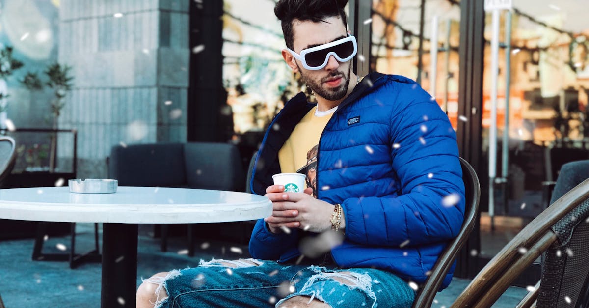 découvrez l'univers du streetwear, mélange parfait entre mode urbaine et tendances contemporaines. explorez notre sélection de vêtements et accessoires qui allient confort, style et originalité pour exprimer votre personnalité au quotidien.
