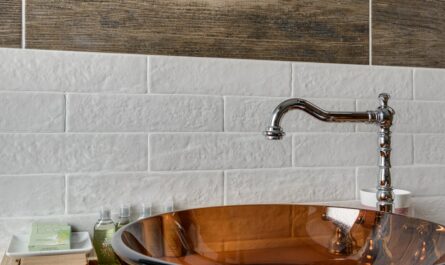 transformez votre salle de bains en un espace moderne et fonctionnel grâce à notre service de rénovation. découvrez des solutions sur mesure pour allier esthétique et praticité, tout en augmentant la valeur de votre maison.