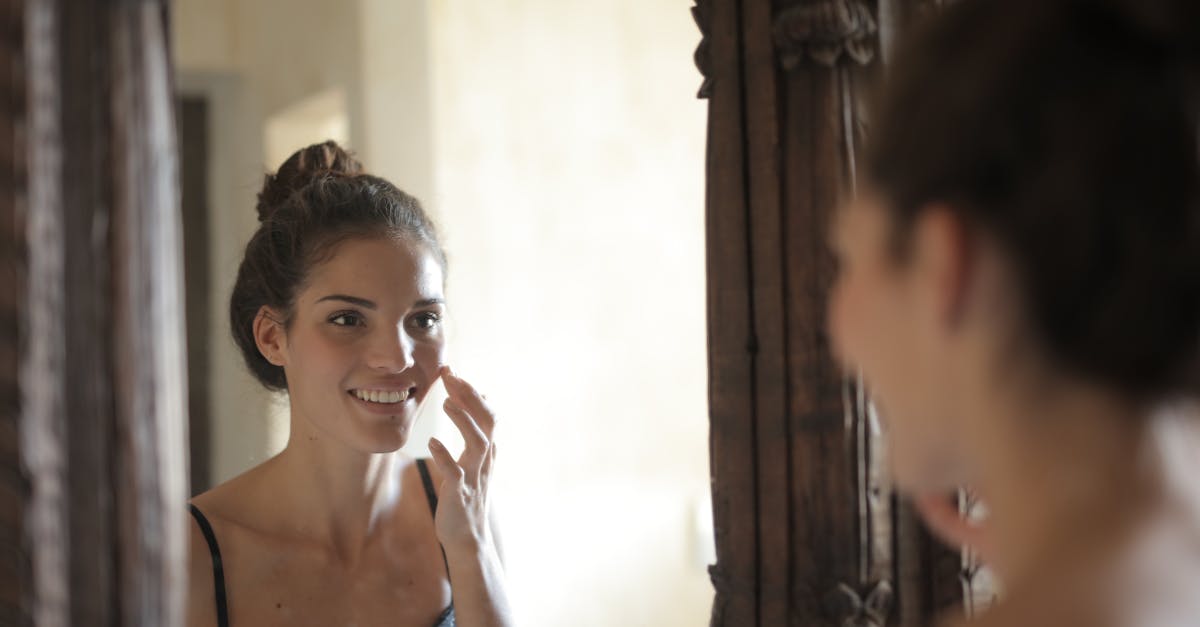 découvrez les secrets d'une peau radieuse avec nos conseils pratiques et nos produits de soin haut de gamme. offrez à votre visage l'éclat qu'il mérite grâce à des routines simples et efficaces.