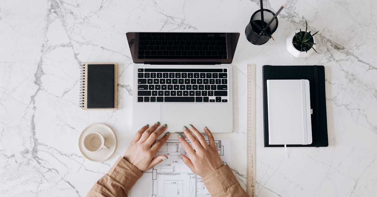 découvrez tout ce qu'il faut savoir sur les prêts étudiants : types de prêts, modalités de remboursement, conseils pour choisir la meilleure option et astuces pour gérer votre budget pendant vos études.