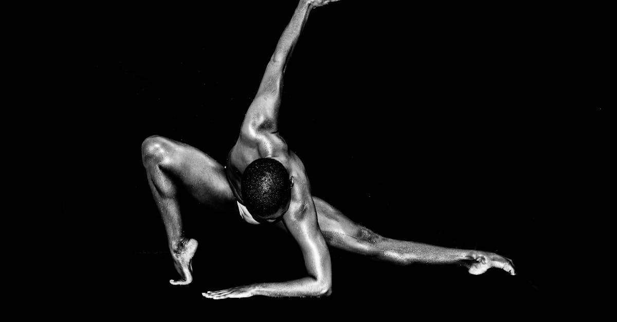 découvrez l'univers fascinant du théâtre contemporain, une fusion d'arts visuels et de performances audacieuses qui repousse les limites de la créativité. explorez les œuvres innovantes de dramaturges modernes et assistez à des productions captivantes qui reflètent les enjeux sociétaux actuels.