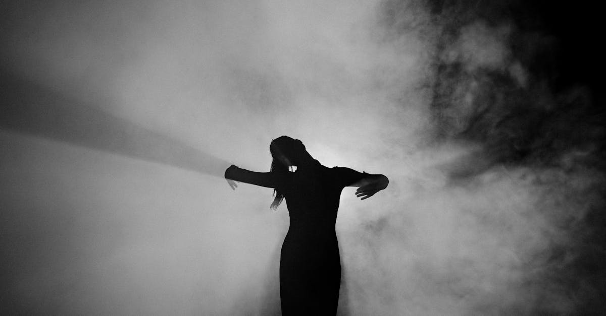 découvrez l'univers captivant du théâtre contemporain, où innovation et créativité se mêlent pour offrir des expériences scéniques uniques. plongez dans des récits modernes qui explorent des thématiques actuelles et provocatrices.