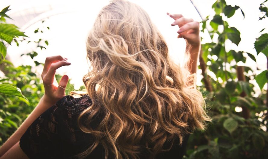 Astuces pour obtenir des cheveux brillants et forts en 2025
