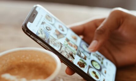 découvrez l'importance des réseaux sociaux dans la communication moderne. apprenez comment optimiser votre présence en ligne, interagir avec votre audience et utiliser les outils disponibles pour renforcer votre stratégie digitale.
