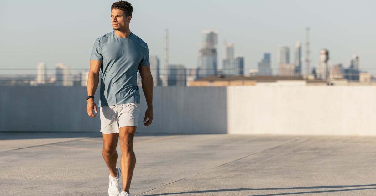 découvrez l'athleisure, la tendance mode qui allie confort et style. adoptez des vêtements polyvalents, parfaits pour le sport comme pour la vie quotidienne. trouvez l'inspiration pour créer des looks modernes et décontractés.