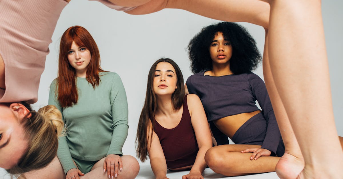 découvrez l’athleisure, la tendance mode qui allie style et confort. adoptez des vêtements polyvalents, parfaits pour le sport comme pour la vie quotidienne. inspiré par l’esprit sportif, le look athleisure s’impose comme un incontournable du dressing moderne.