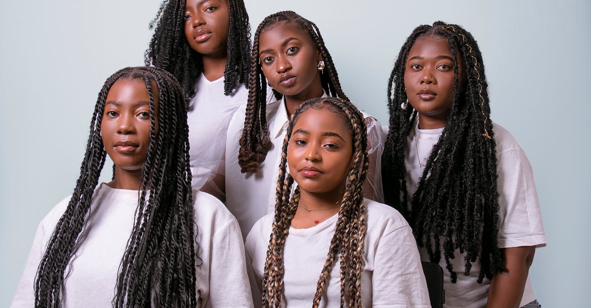 découvrez les tendances de coiffure incontournables avec notre sélection de hairstyles. que vous cherchiez des coupes élégantes, des coiffures modernes ou des inspirations pour vos cheveux longs ou courts, trouvez le style qui vous correspond parfaitement.