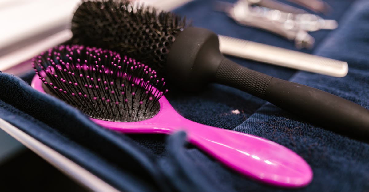 découvrez notre sélection de produits professionnels pour salons de coiffure : soins capillaires, coiffants, et accessoires de qualité pour sublimer tous les types de cheveux.