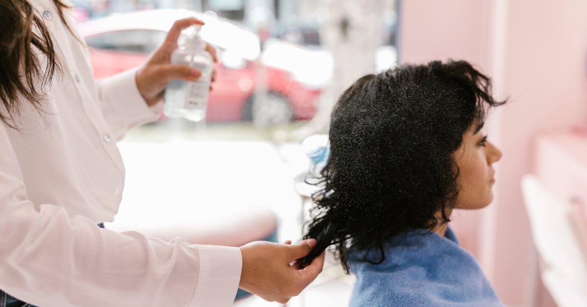 découvrez notre sélection de produits professionnels pour salons de coiffure : soins capillaires, coiffants, outils et accessoires de qualité pour des cheveux sublimes. livraison rapide et conseils d'experts.