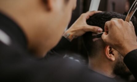découvrez les dernières tendances et conseils en coiffure pour sublimer vos cheveux. nos experts en hairdressing vous accompagnent dans le choix de coupes, colorations et soins adaptés à votre style.