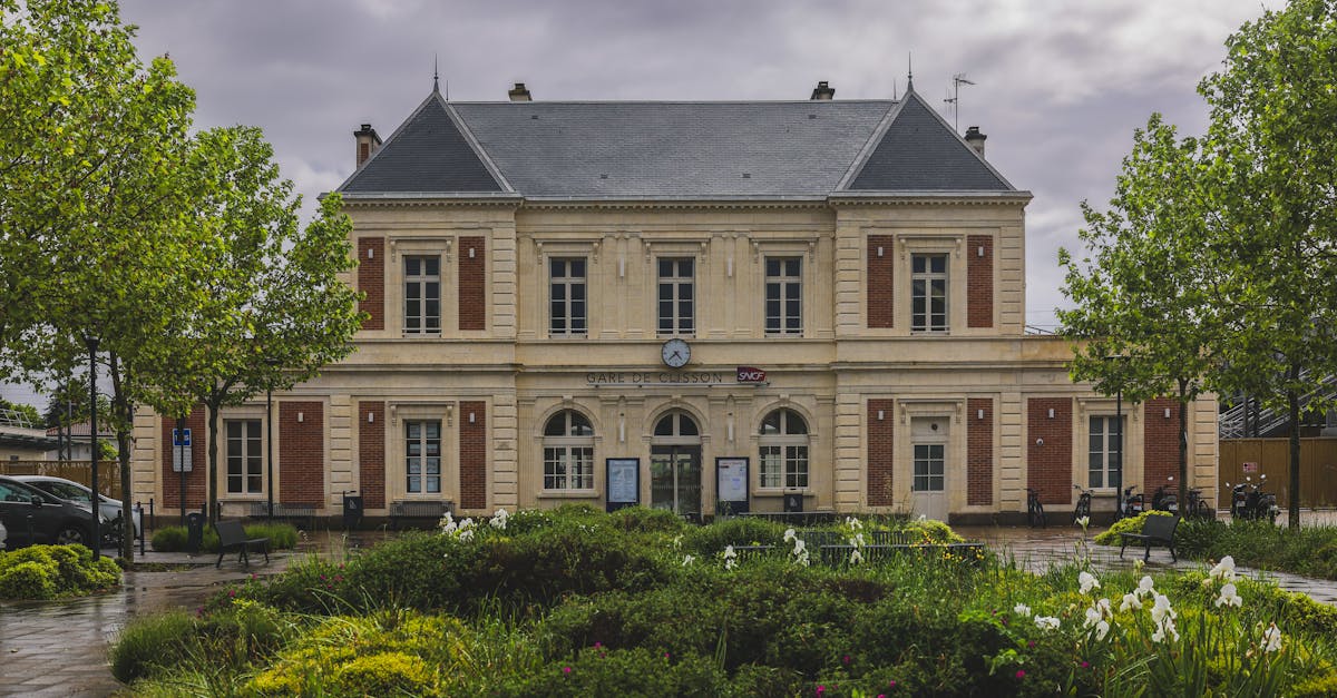 découvrez toutes les informations sur la sncf : horaires de trains, réservation de billets, actualités du réseau ferroviaire français et conseils pour voyager en toute sérénité.