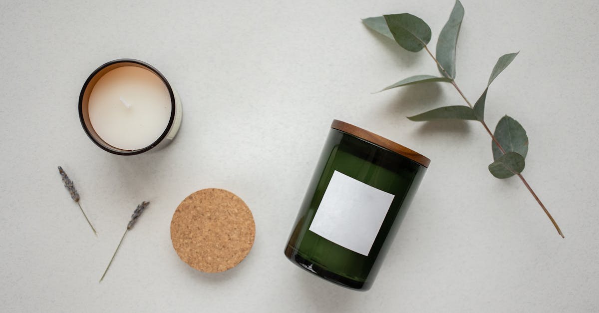 découvrez nos essentiels de soins capillaires pour des cheveux sains, forts et éclatants au quotidien.