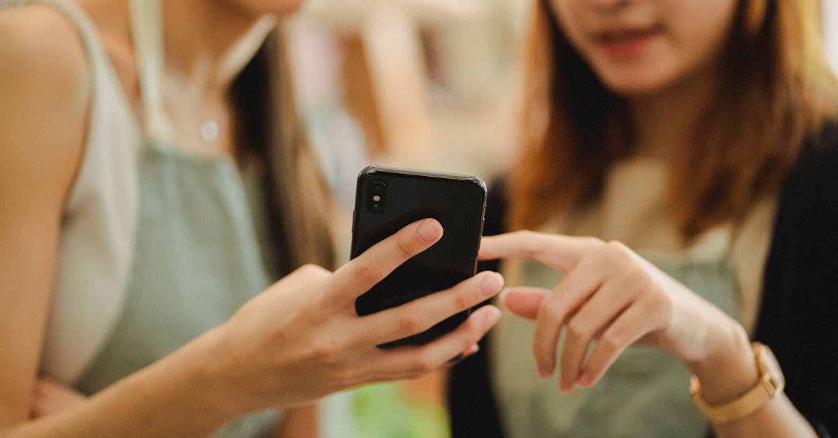 découvrez la boutique en ligne officielle harry potter : articles magiques, vêtements, accessoires et cadeaux inspirés de l'univers enchanté de poudlard. livraison rapide et offres exclusives !