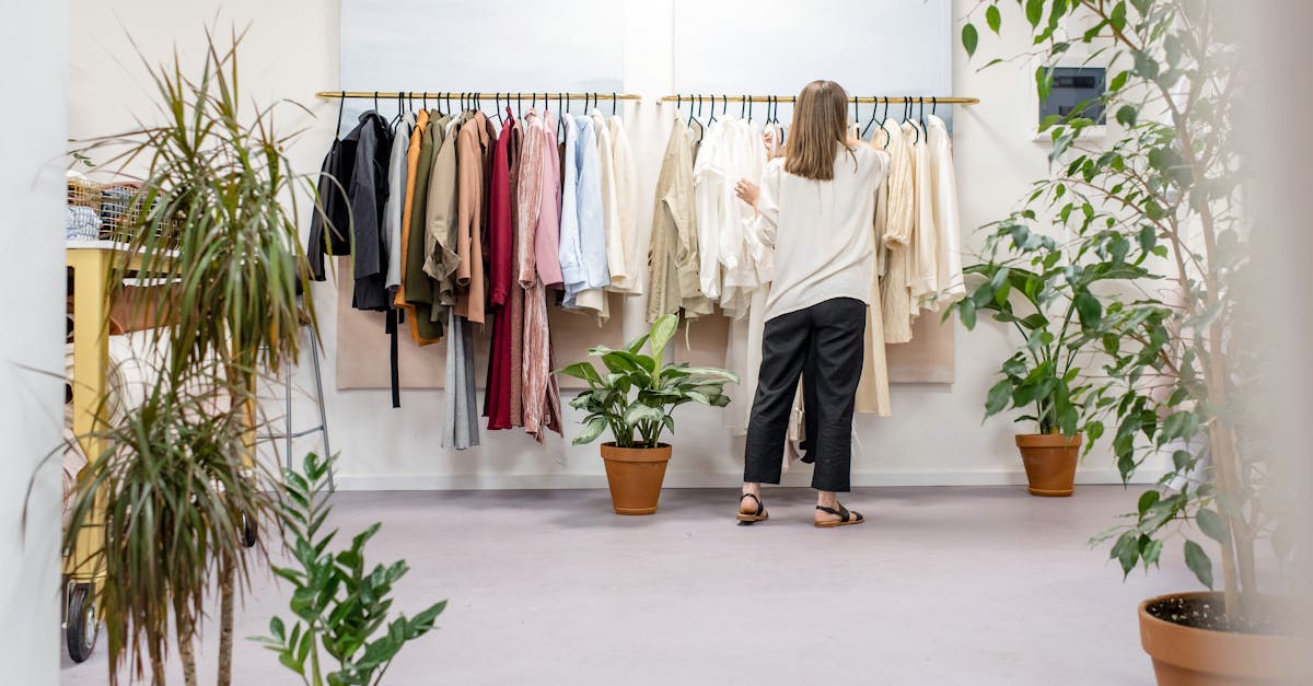 découvrez notre sélection de merchandise exclusifs : vêtements, accessoires et objets de collection pour afficher votre style et soutenir vos passions. trouvez votre article préféré dès maintenant !