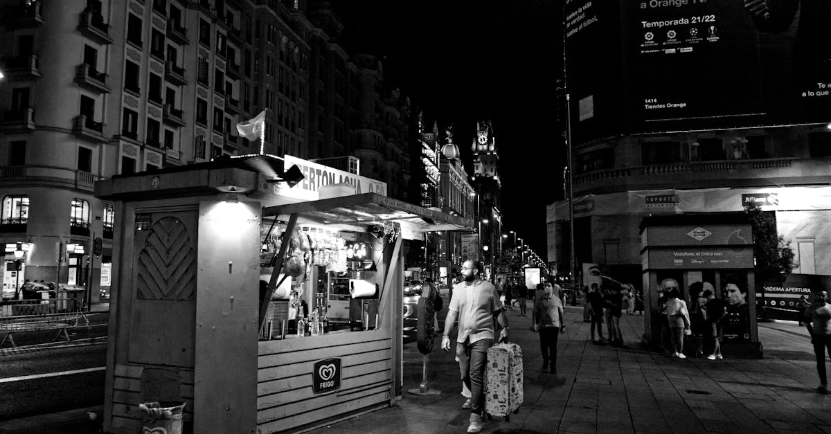 découvrez la boutique officielle du real madrid : produits authentiques, maillots, accessoires et nouveautés exclusives pour tous les fans du club mythique.
