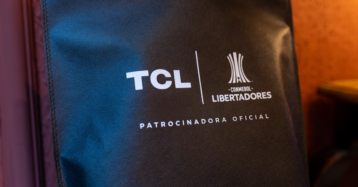 découvrez la collection officielle des produits dérivés de la fff france : maillots, accessoires et articles exclusifs pour tous les fans de football français.