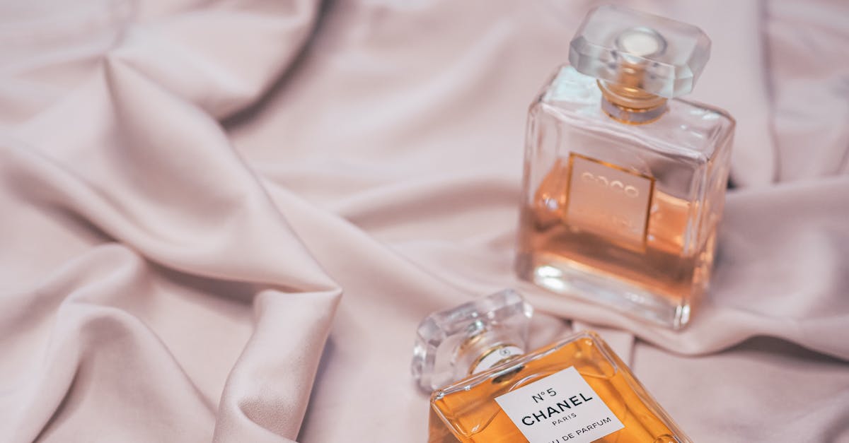 découvrez les produits officiels de la fff france : maillots, accessoires et articles exclusifs pour soutenir l'équipe nationale de football avec style et passion.