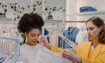 découvrez les dernières mises à jour du shop fortnite : nouveautés, skins exclusifs et offres spéciales pour personnaliser votre expérience de jeu.