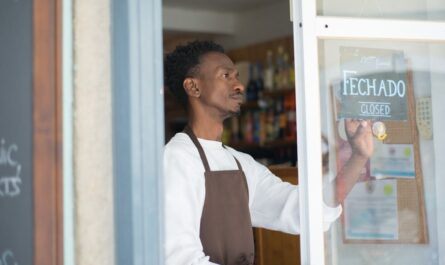 découvrez la boutique officielle des hours of le mans pour des articles exclusifs, souvenirs et équipements officiels de la légendaire course d'endurance.