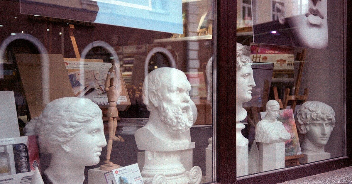 découvrez notre boutique de musée où vous trouverez des souvenirs uniques, des ouvrages d'art et des objets culturels inspirés de nos collections. parfait pour tous les passionnés d'histoire et d'art.