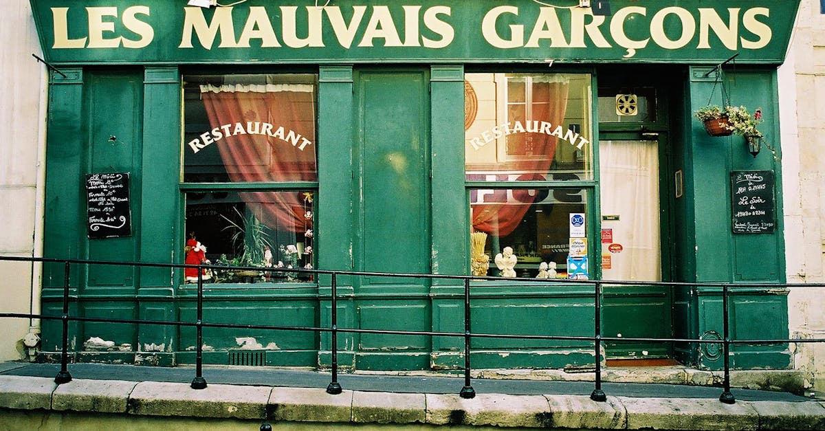 découvrez la boutique officielle du paris saint-germain : maillots, accessoires et cadeaux exclusifs pour tous les fans du psg.