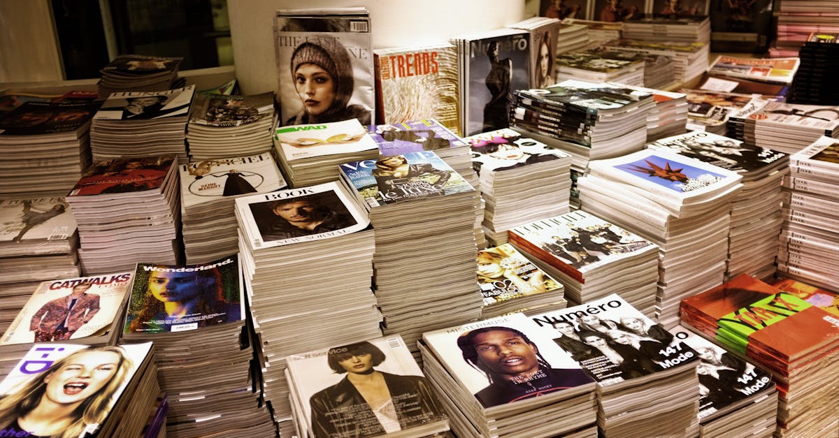 découvrez la boutique officielle du psg : produits authentiques, maillots, accessoires et équipements pour tous les fans du paris saint-germain.