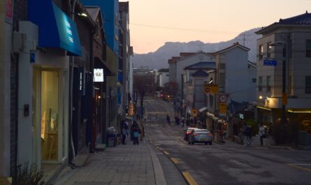 découvrez val thoiry shops, votre destination shopping incontournable avec une large sélection de boutiques, restaurants et services pour toute la famille.