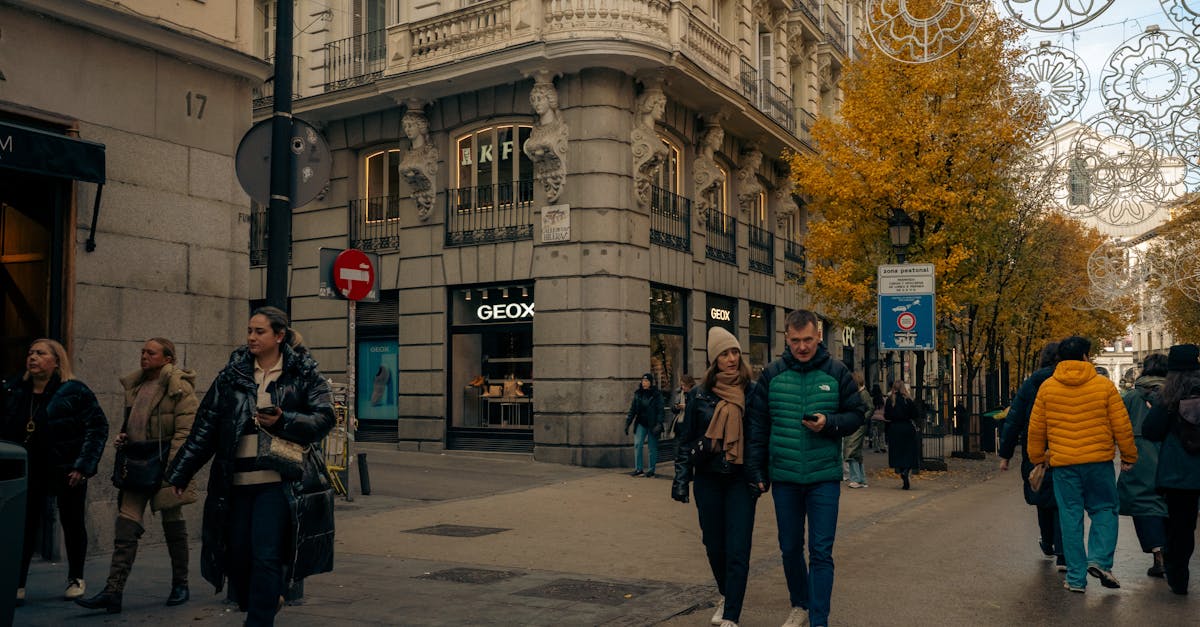 découvrez la barca store, votre boutique en ligne officielle pour tous les produits du fc barcelone : maillots, accessoires, souvenirs et bien plus encore.