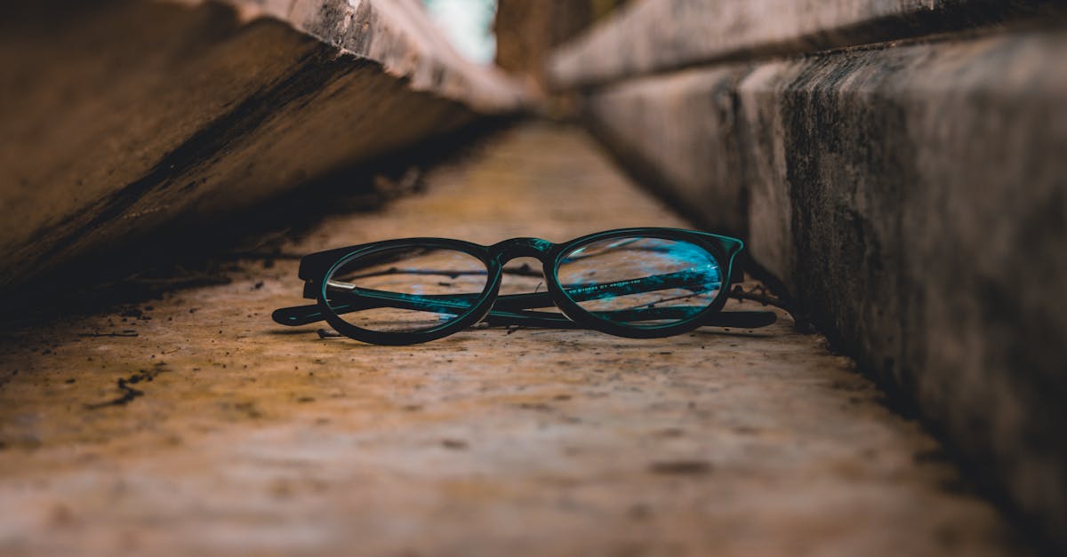 découvrez notre collection d'accessoires colorés pour ajouter une touche de gaieté et de style à toutes vos tenues.