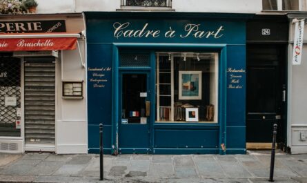 découvrez la boutique officielle paris 2024 : vêtements, accessoires et souvenirs exclusifs pour soutenir les jeux olympiques et paralympiques.