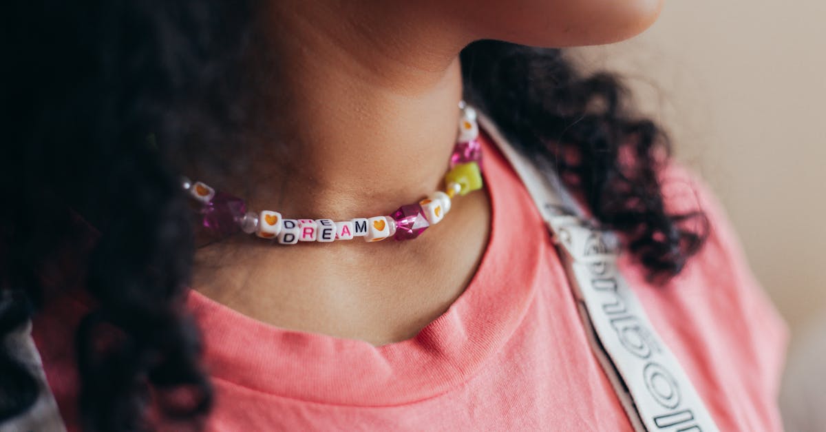 découvrez notre collection de bijoux personnalisés uniques, créés pour refléter votre style et vos moments précieux.