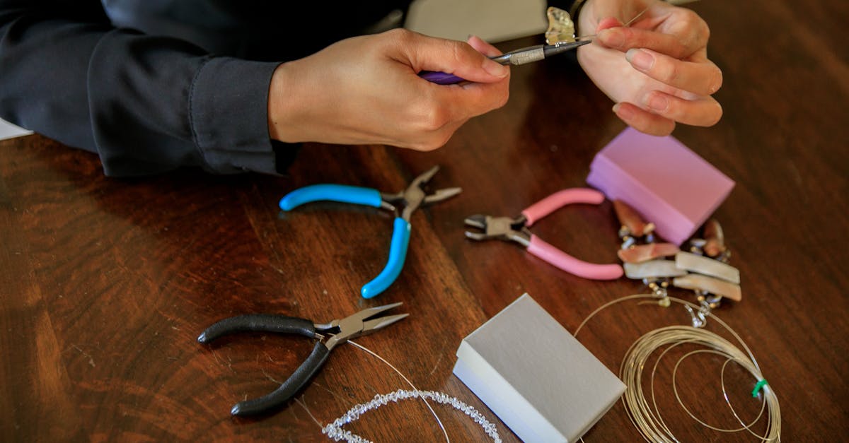 découvrez notre collection de bijoux personnalisés uniques, conçus pour refléter votre style et votre histoire personnelle. créez votre bijou sur mesure dès aujourd'hui !