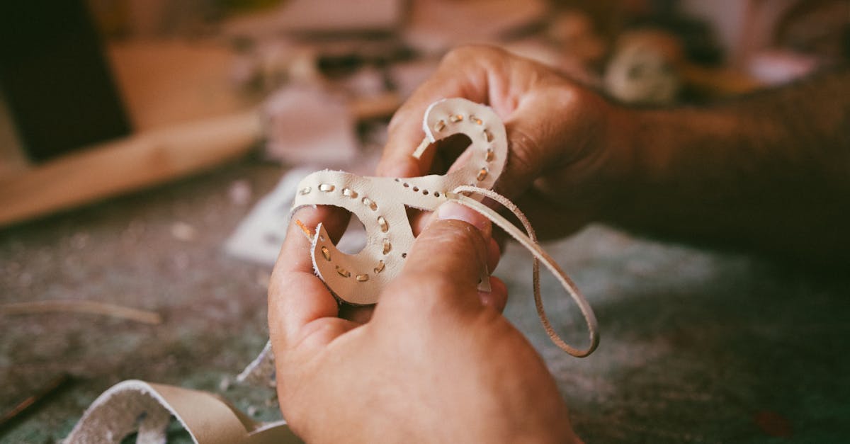 découvrez notre collection de bijoux personnalisés, conçus sur mesure pour refléter votre style unique et vos moments précieux.