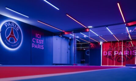 découvrez la boutique officielle du psg : équipements, maillots, accessoires et nouveautés pour tous les fans du paris saint-germain.