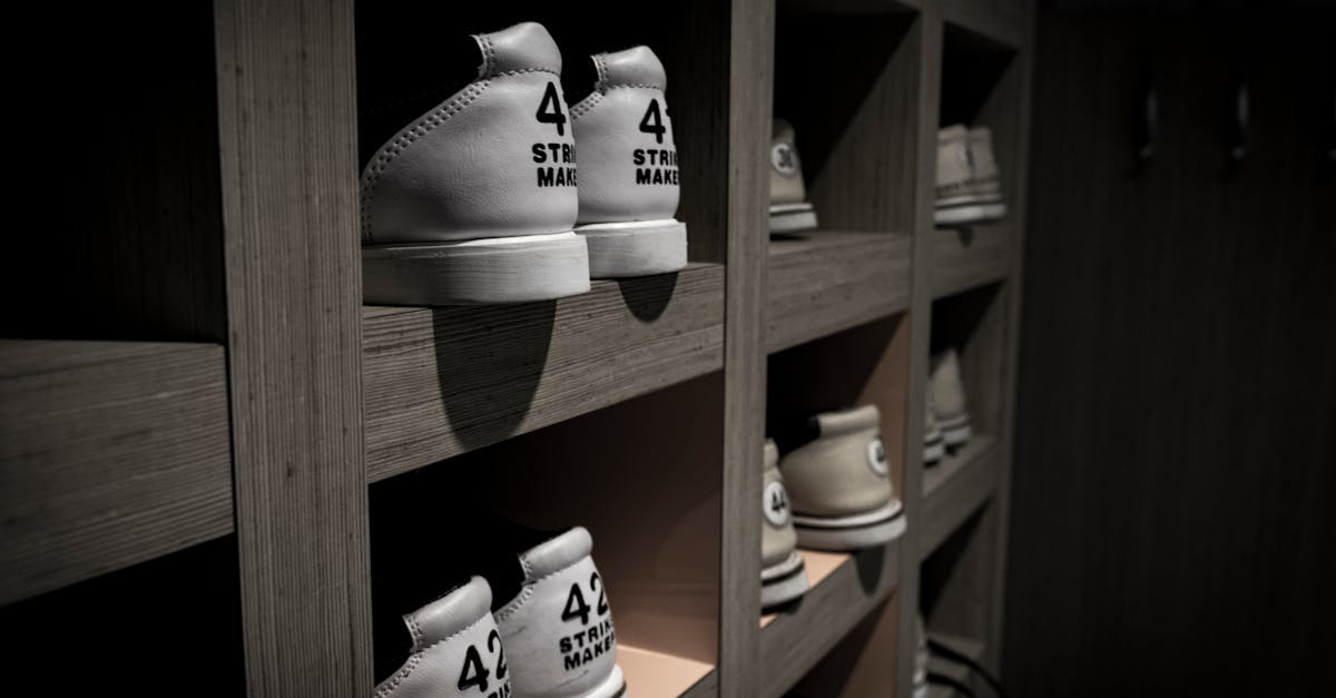 découvrez notre boutique de chaussures offrant une large sélection de modèles tendance et confortables pour tous les styles et toutes les occasions.