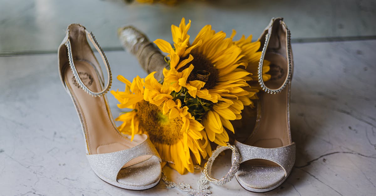 découvrez les essentiels de mariage indispensables pour un jour parfait : décorations, accessoires, tenues et plus encore.