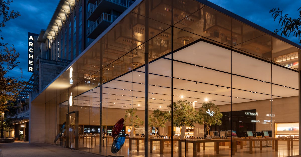 découvrez l'expérience unique de l'apple store : service personnalisé, conseils d'experts et innovations technologiques à portée de main.