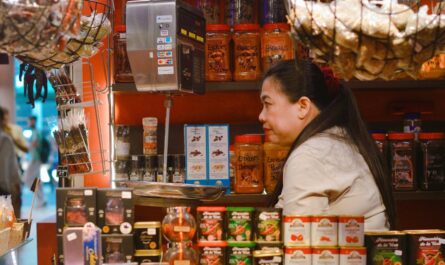 découvrez les meilleures adresses shopping à barcelone, des boutiques de mode aux marchés locaux, pour une expérience d'achat unique en espagne.