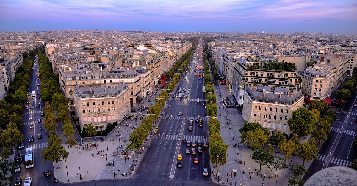 découvrez le guide ultime du shopping sur les champs-élysées : boutiques incontournables, astuces shopping et bonnes adresses pour une expérience unique à paris.