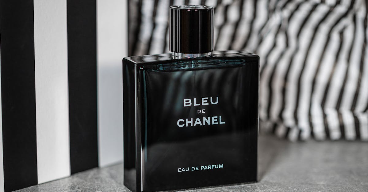 découvrez l'élégance intemporelle chez chanel boutique, votre destination pour la haute couture, les accessoires de luxe et les parfums exclusifs.