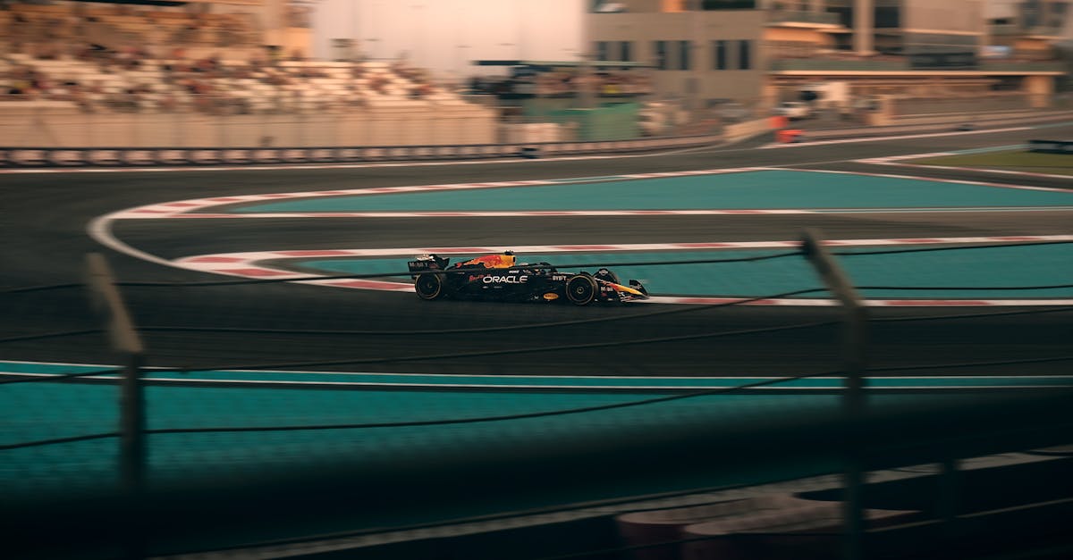 découvrez notre collection exclusive de produits officiels f1 : vêtements, casquettes, accessoires et plus pour les fans de formule 1.