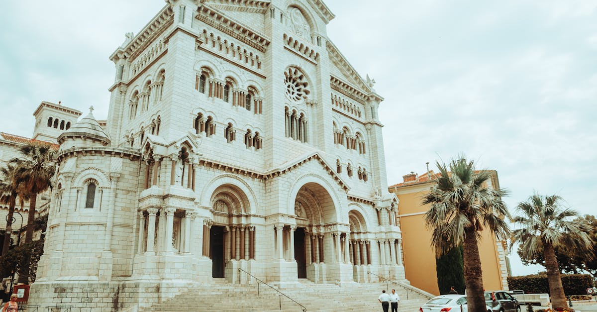 découvrez les incontournables du monaco fc shop : maillots, accessoires et équipements officiels pour tous les supporters du club.